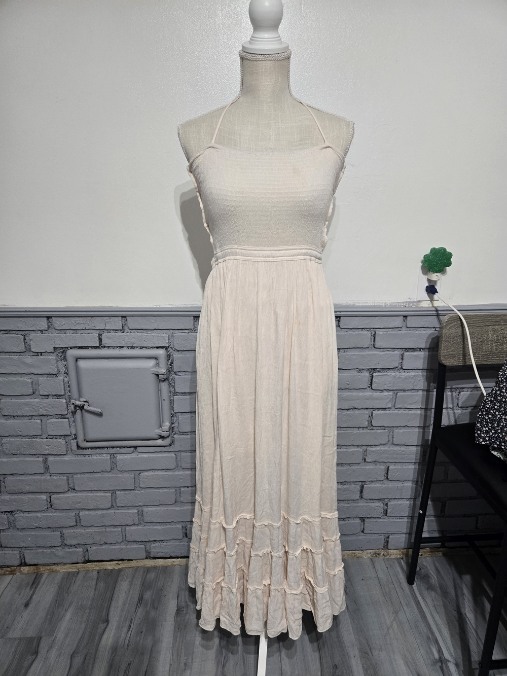 Women's Blush Halter Maxi Dress with Ruffle Hem